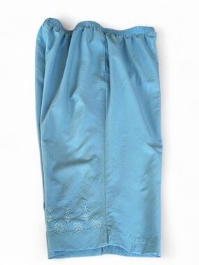 Women’s blue elastic waist capris by Bon Worth. Size XL Petite.